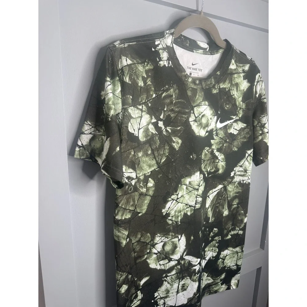 Nike The Nike Tee Floral Print Training T-Shirt Men's‎ Small Green